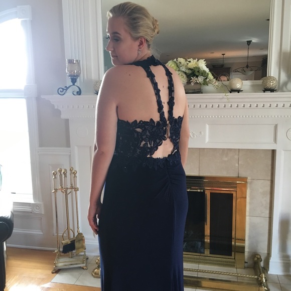 Faviana prom dress - Picture 5 of 6